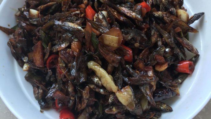 香辣小鱼干