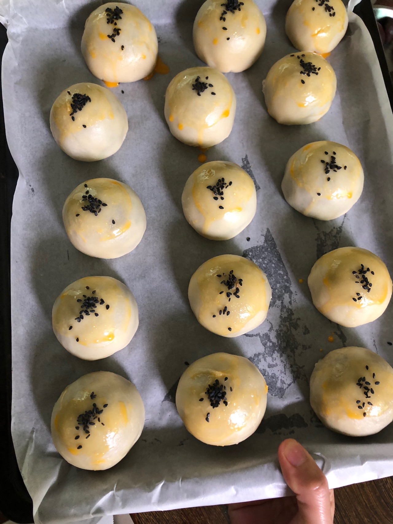 蛋黄酥的做法图解12