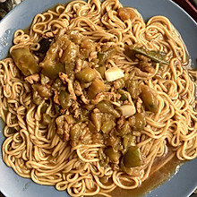 茄子肉沫焖面