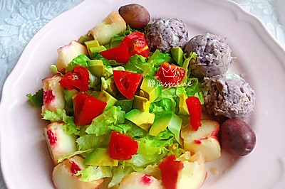 紫土豆泥～牛油果沙拉