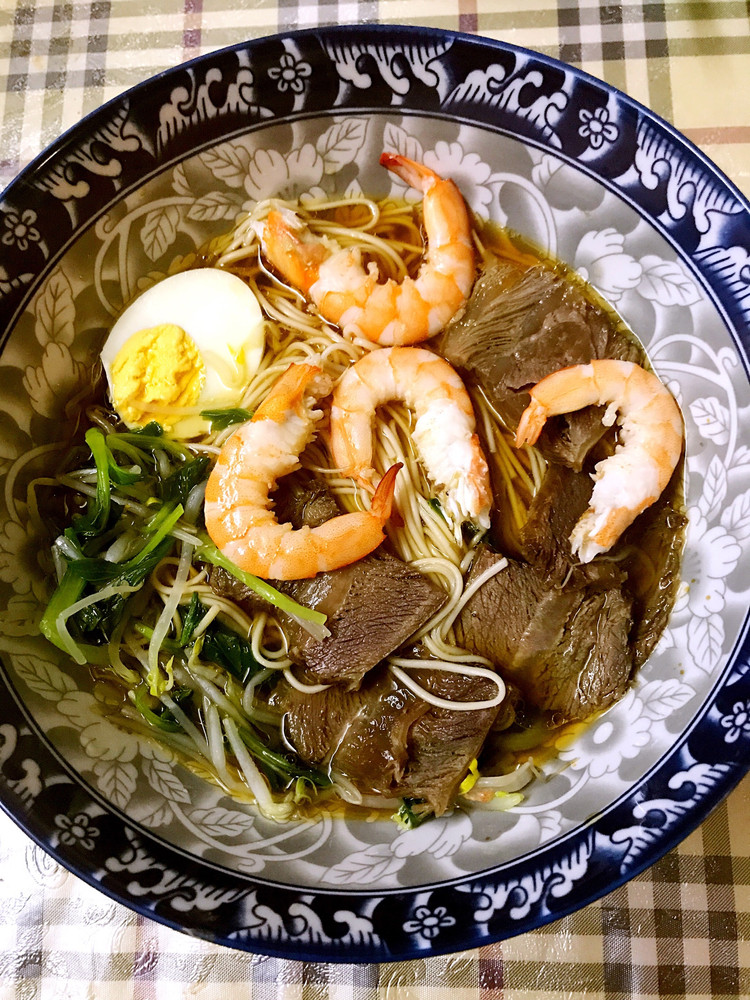 大虾牛肉面的做法