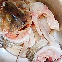 #美味开学季#砂锅鱼头煲的做法图解1