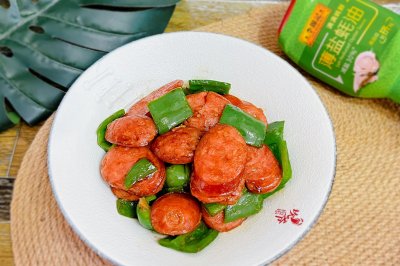 家常菜辣椒炒肠