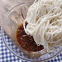 #夏日消暑，非它莫属#夏日开胃凉拌面的做法图解3