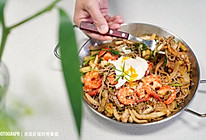 #白色情人节限定美味#泡菜虾尾炒荞麦面的做法