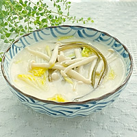 冬季暖胃汤，汤浓味鲜蔬菜菌菇海带汤的做法图解11