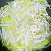 #花10分钟，做一道菜！#银鱼干白菜火腿千张丝酸汤的做法图解7