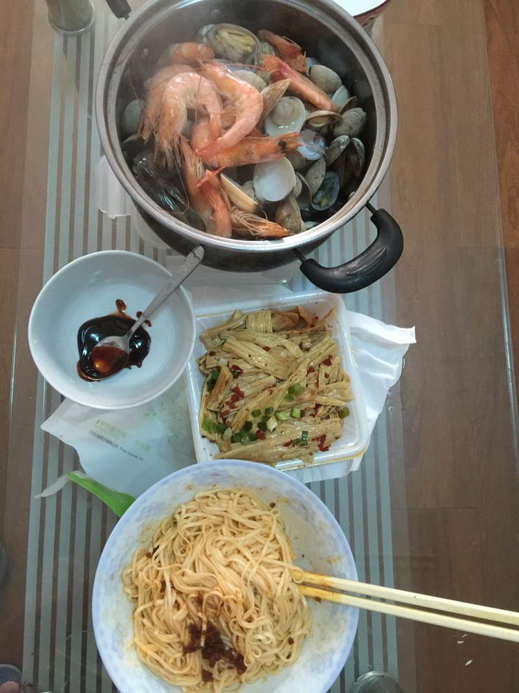 闷海鲜的做法
