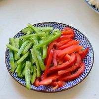 彩椒炒杏鲍菇的做法图解2