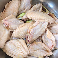 香酥鸡翅中的做法图解1