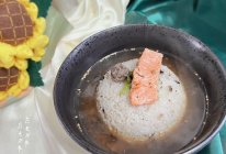 吃剩的米饭别在炒了还可以做挪威三文鱼茶泡饭的做法