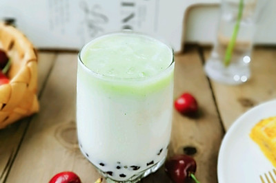 夏日冰饮—绿茶珍珠奶茶