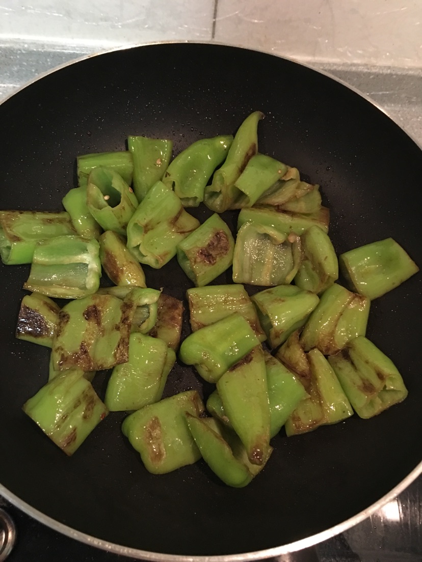 虎皮尖椒的做法图解3
