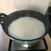 珐琅锅版的广式腊味煲仔饭的做法图解8