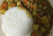 咖喱鸡肉土豆饭的做法