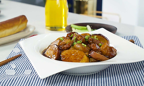 上海小素鸡炖五花肉的做法