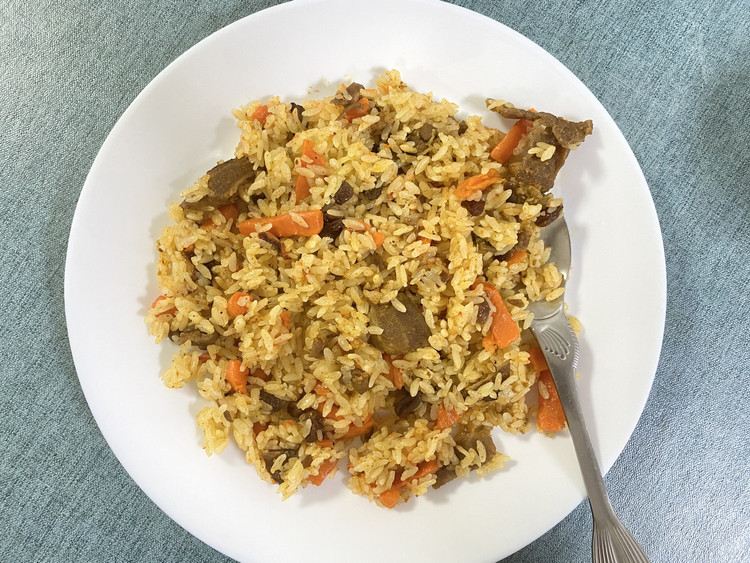 电饭煲就能搞定！新疆抓饭的懒人做法来了的做法