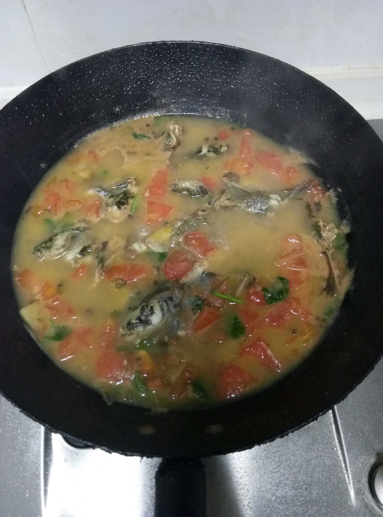西红柿黄颡鱼汤的做法