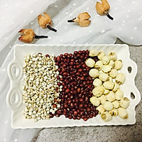 红豆薏米莲子粥的做法图解1