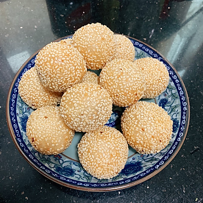 简易小吃煎堆芝麻球早餐