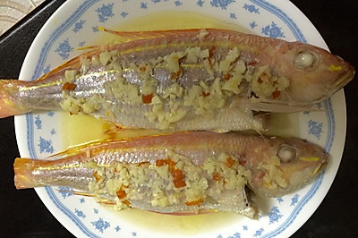 蒜蓉蒸红衫魚