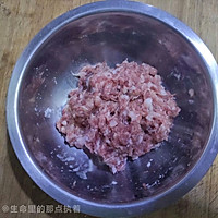 蓬松暄软鲜美可口的发面白菜猪肉馅儿饼来了的做法图解4