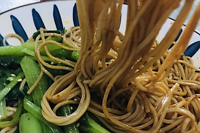 红油拌荞麦面