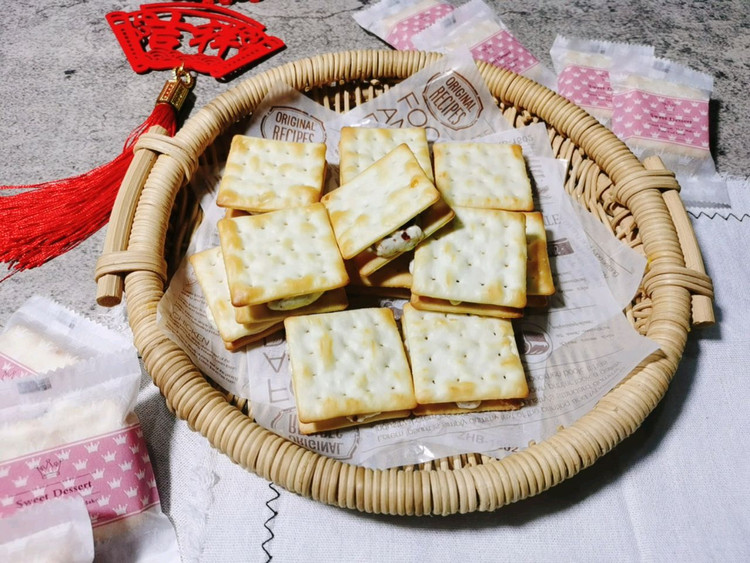 春节必备小零食～蔓越莓牛扎饼的做法