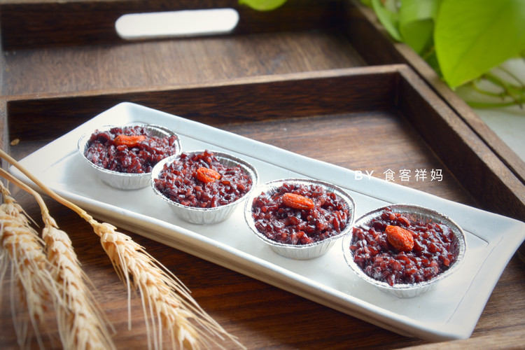 假期早餐，小黑糯米饭的做法