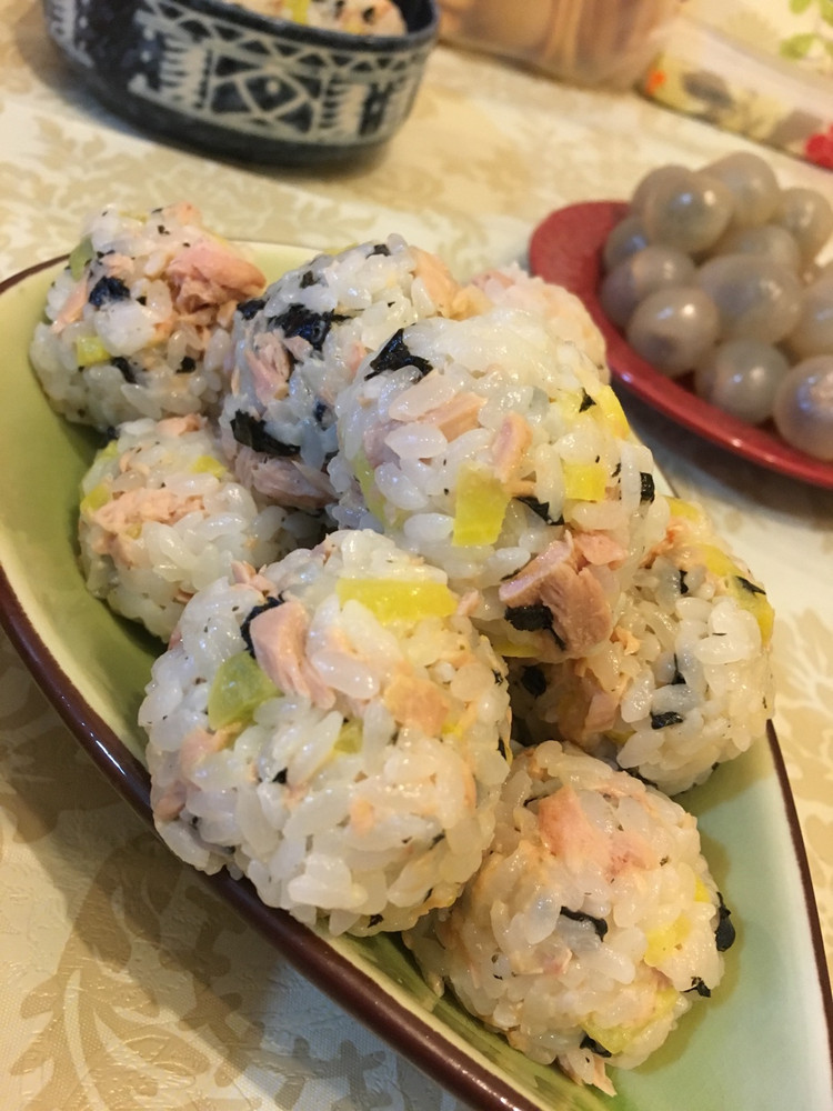 金枪鱼小饭团的做法