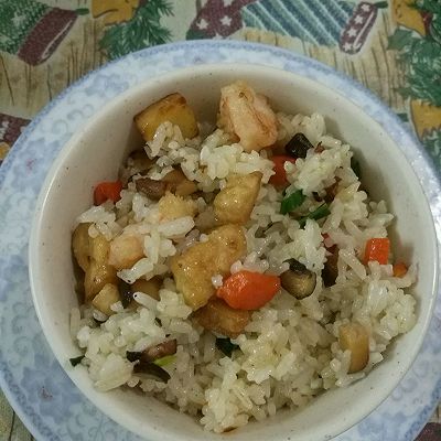土豆虾仁炒饭
