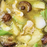 #巨下饭的家常菜#蒜香味儿丝瓜鸡片汤，这个特别的味道你喜欢吗的做法图解10