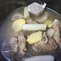 #感恩节烹饪挑战赛#大骨炖酸菜的做法图解5
