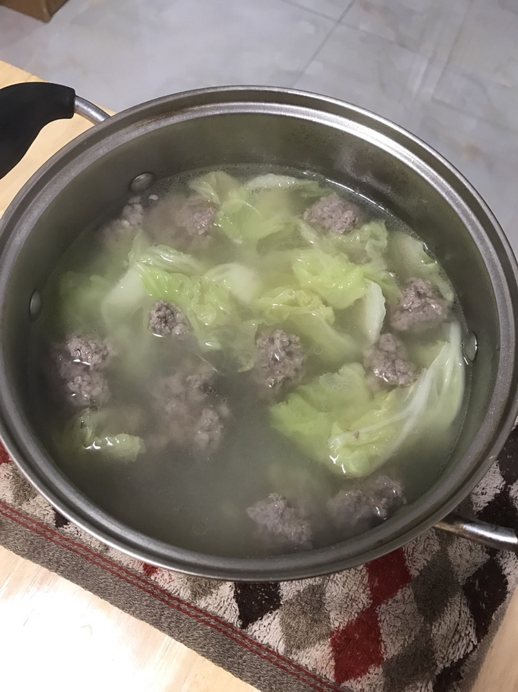 汆丸子汤的做法