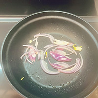 #极地鲜味厨艺大比拼#打工人快手菜丨香肠炒菜心的做法图解3