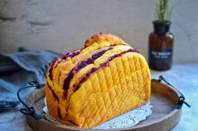 南瓜紫薯面包