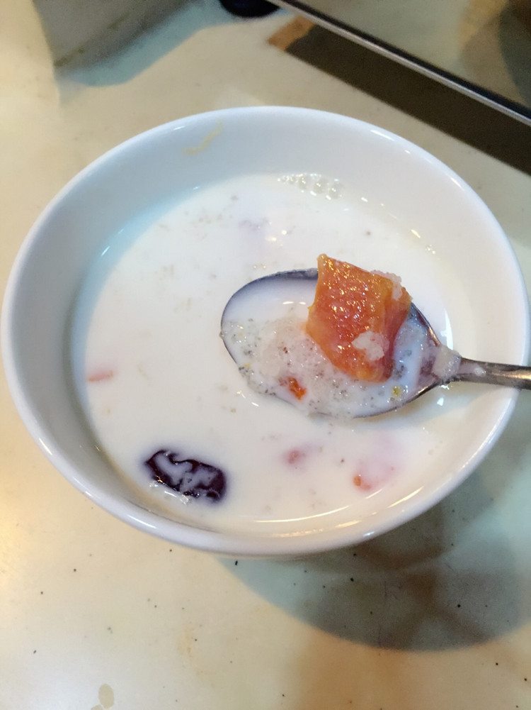 雪燕炖木瓜牛奶的做法