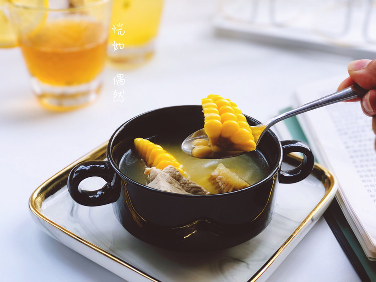 玉米黄豆排骨汤——春季食补的做法