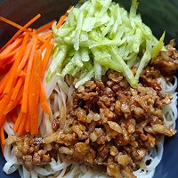 #葱伴侣豆瓣酱能蘸善炒#居家快手炸酱面的做法图解12