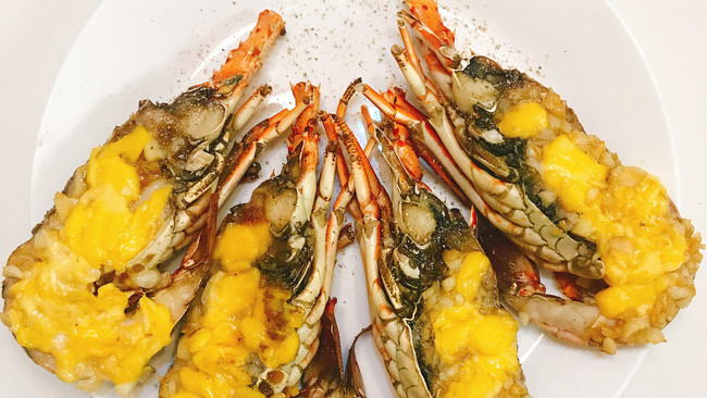 蒜蓉芝士焗龙虾的做法