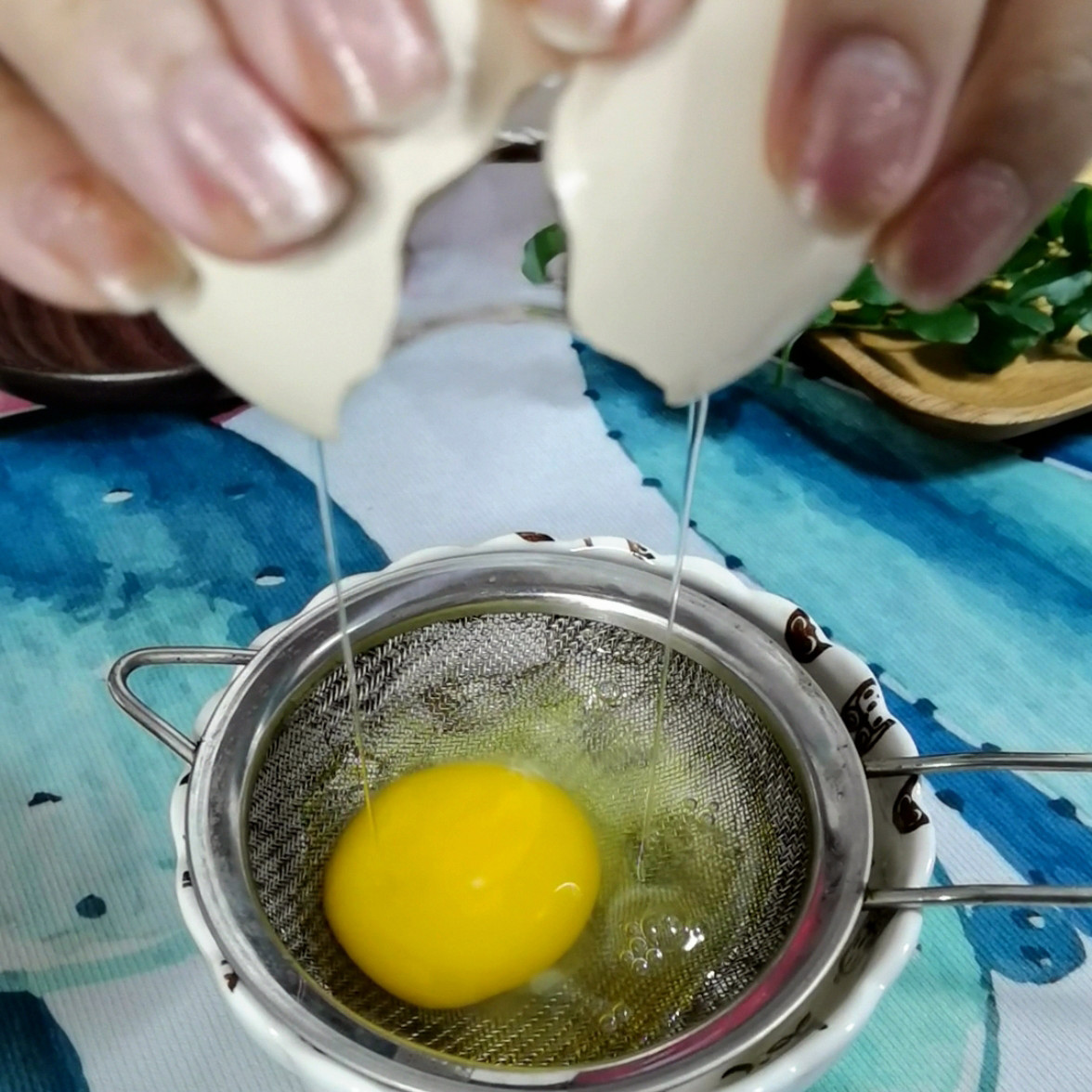 不用不粘锅，如何煎出完美的流黄鸡蛋！? - 知乎