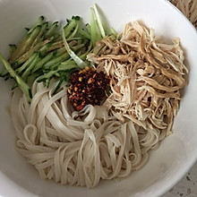 麻酱鸡丝凉面