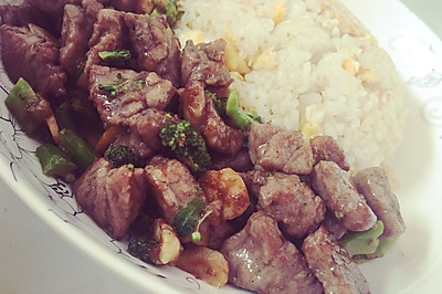 牛排新吃法（西兰花牛肉炒饭）
