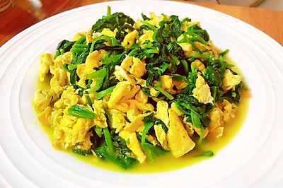 菠菜炒鸡蛋