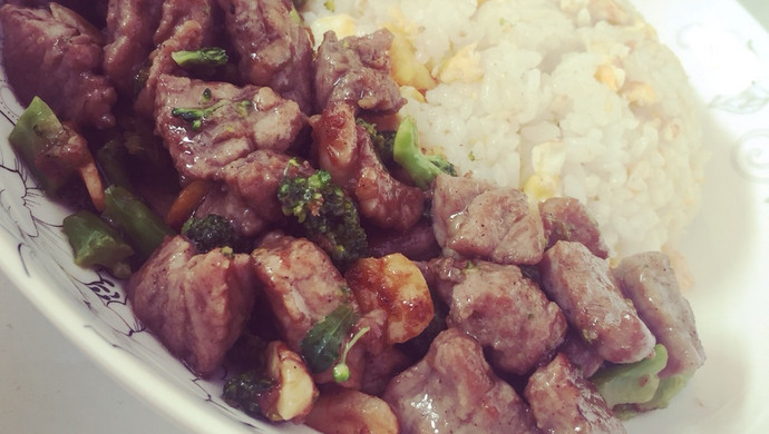 牛排新吃法（西兰花牛肉炒饭）