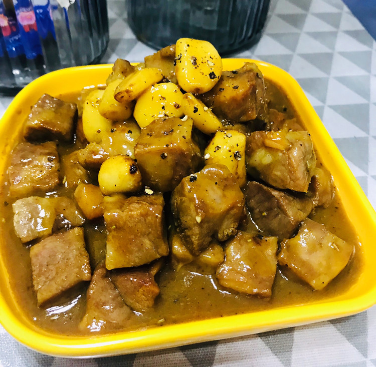 蒜香牛肉粒，在家里也可以做美食达人的做法