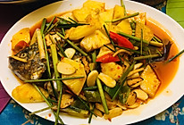 【鱼小厨：煎】开胃香茅菠萝罗非鱼的做法