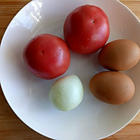 西红柿鸡蛋炒饭#厨此之外，锦享美味#的做法图解1