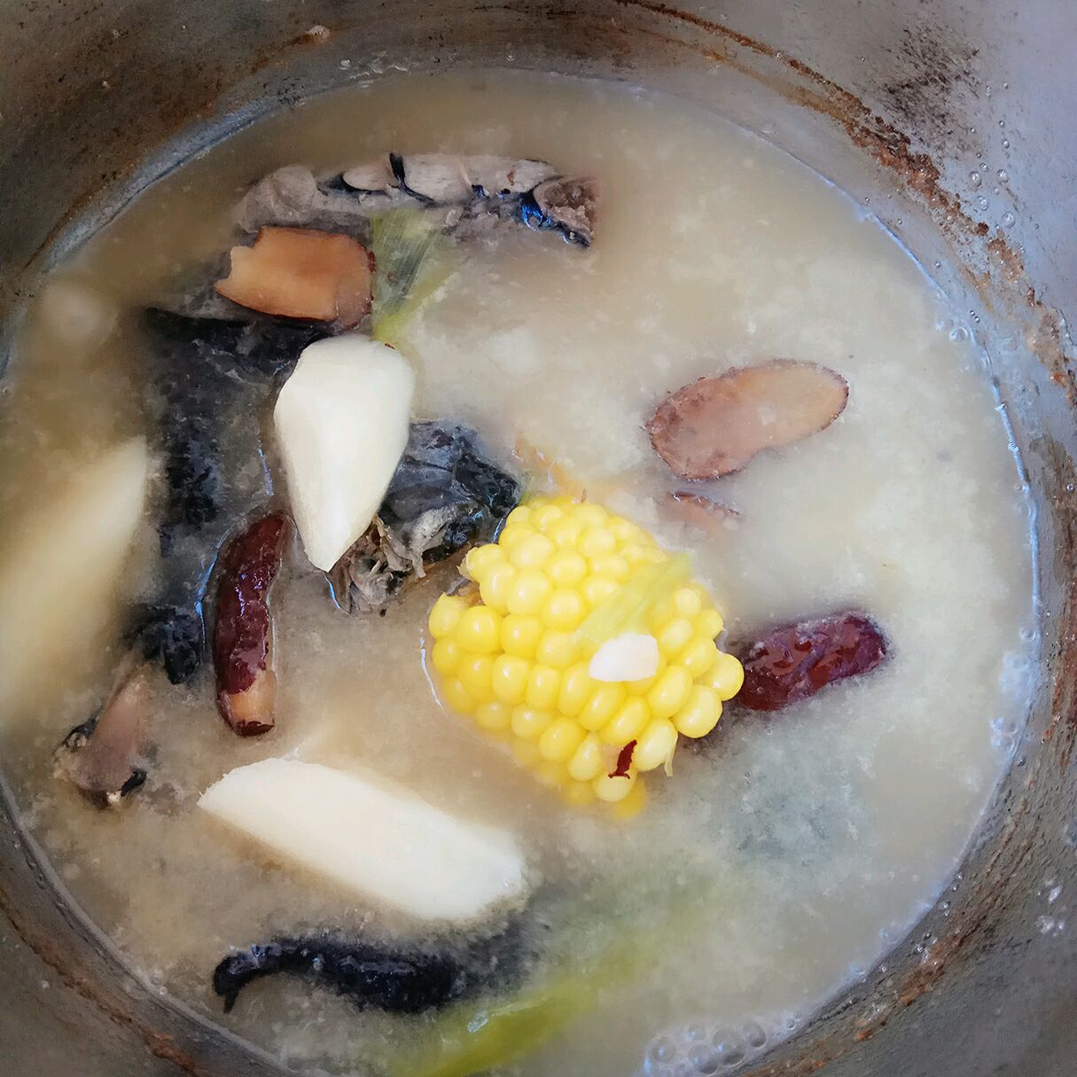 排骨山药玉米汤怎么做_排骨山药玉米汤的做法_木木在厨房_豆果美食