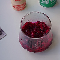 夏日限定饮品--火龙果雪碧益力多的做法图解4